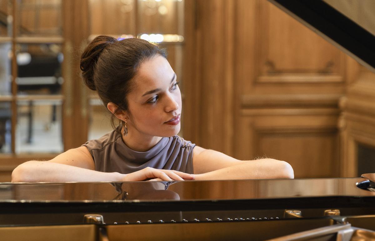 STRATTON, Emma Stratton ©Kateryna Hussing