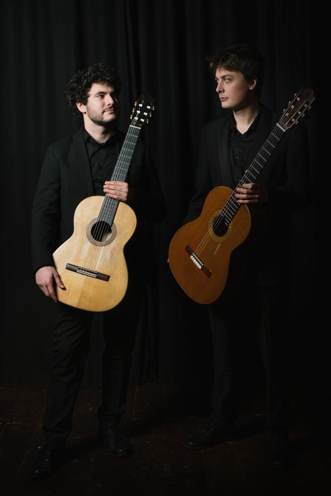 DUO STRIAGO