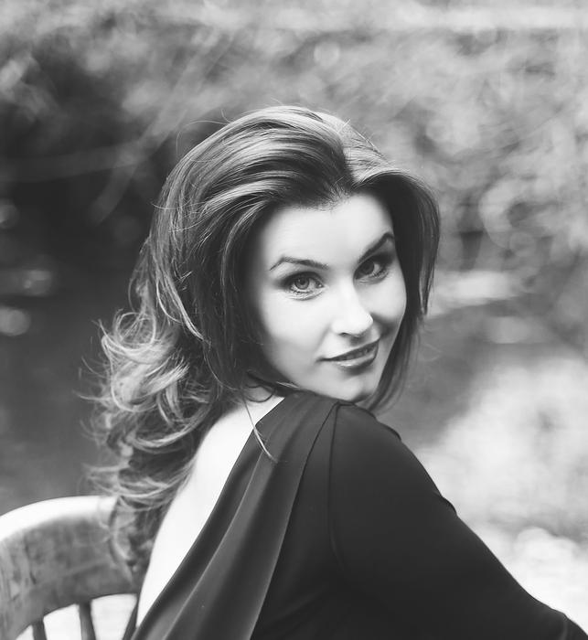 Anna Devin, soprano