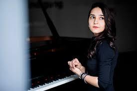 Teodora Oprisor, piano