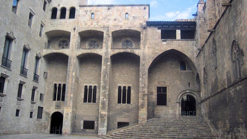 BARCELONA-Saló del Tinell-Plaça_del_Rei