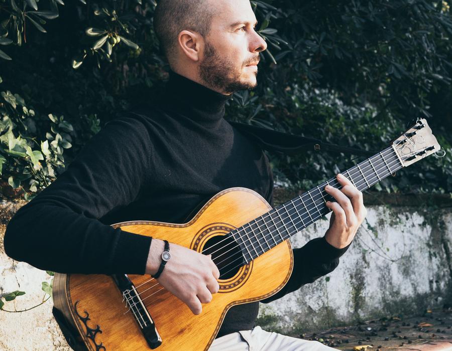 Bernardo Rambeaud, guitarra