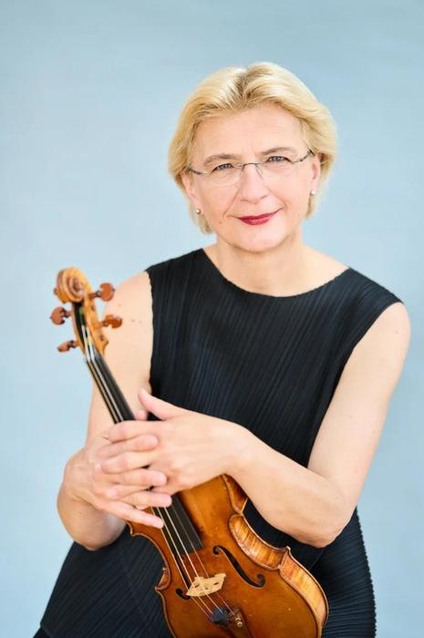Antje Weithaas, concertino i directora