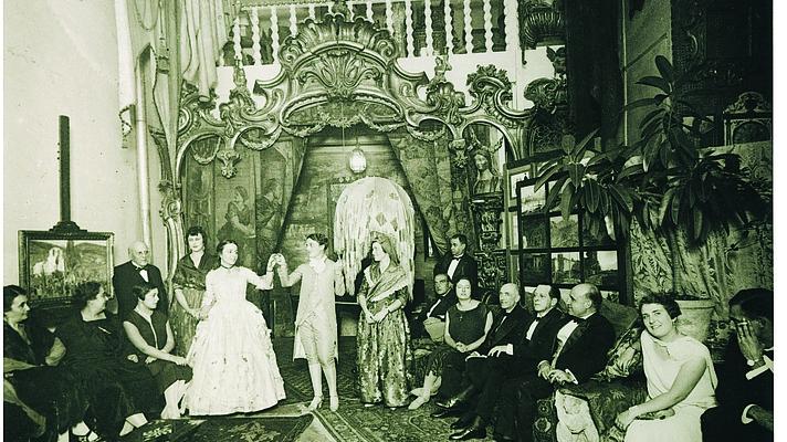 Manuel de Falla a l’estudi del pintor Oleguer Junyent l’any 1926 ©Archivo Manuel de Falla