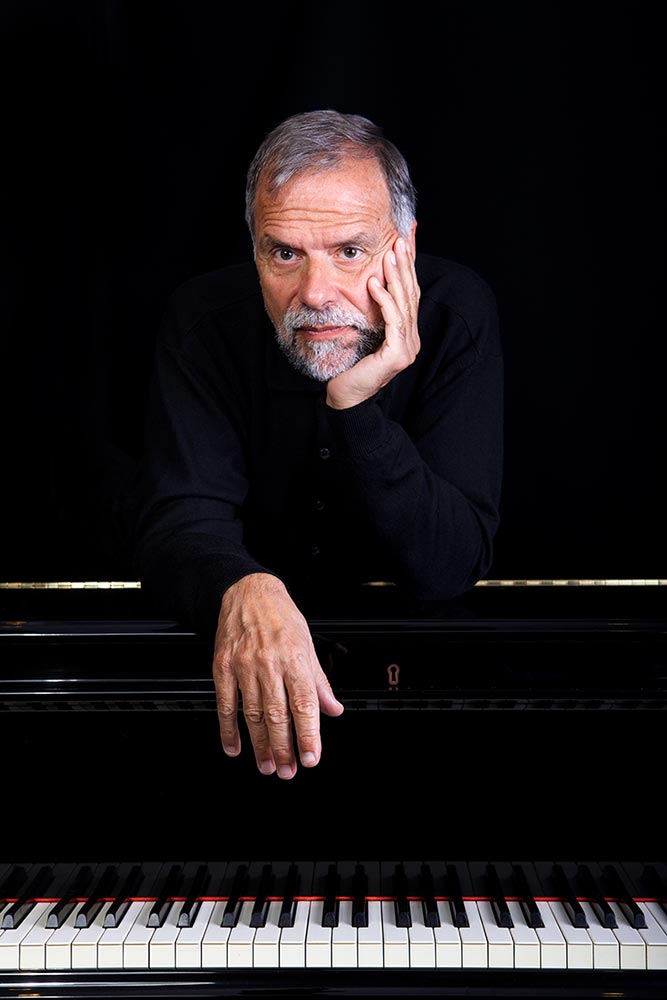 Josep M. Colom, piano